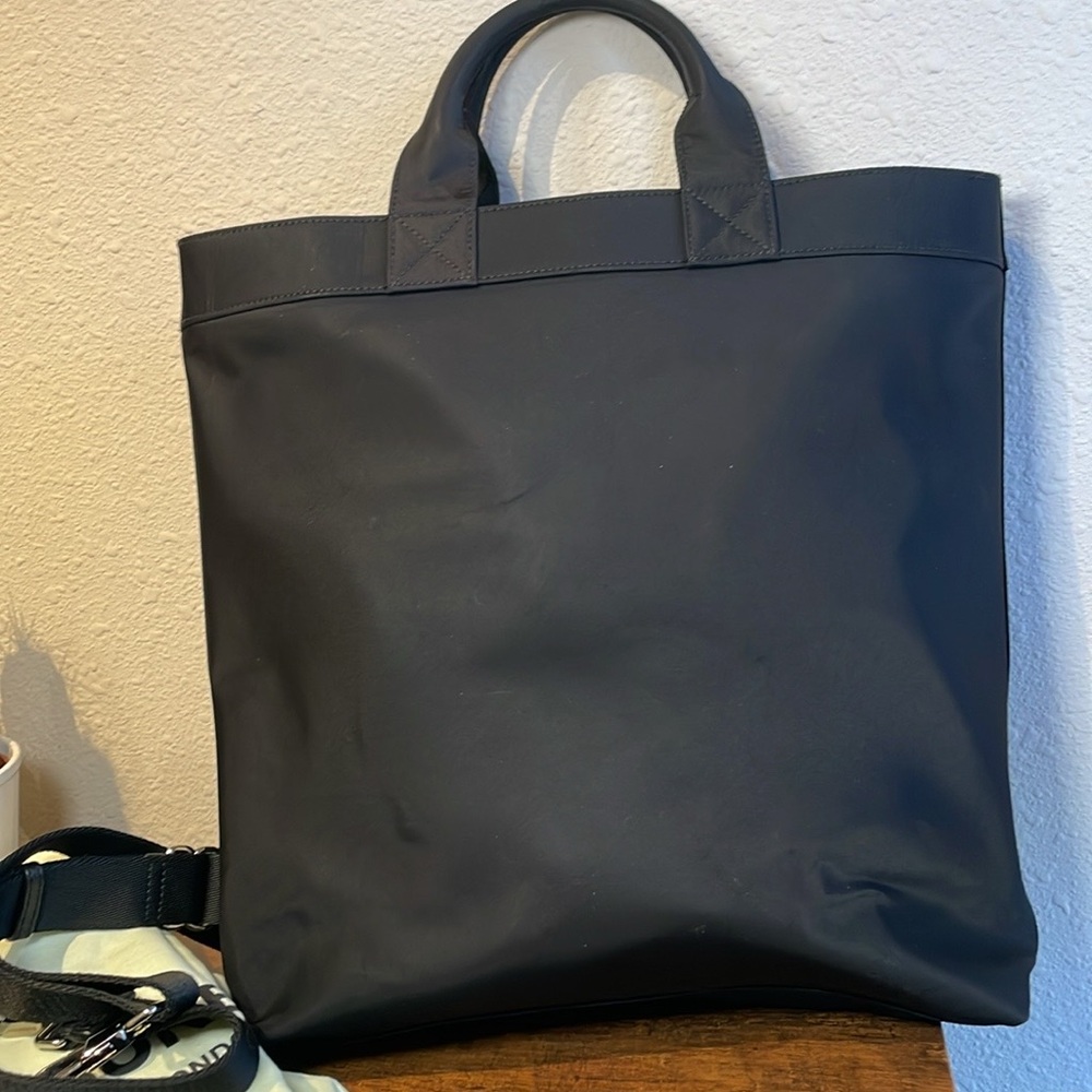 BURBERRY Artie Canvas Tote Bag. - Picture 6 of 13